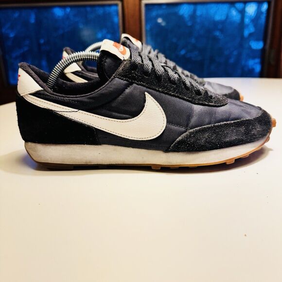 Nike Daybreak Waffle Trainers Womens‎ Size 7.5 Black White Shoes Retro Classic - Picture 4 of 8